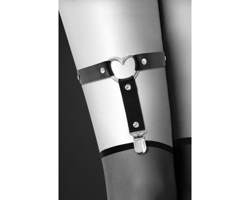 Подвязка с металлическим сердечком