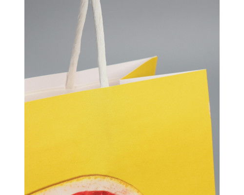 Подарочный крафтовый пакет «Сладость» - 22×22×11см.