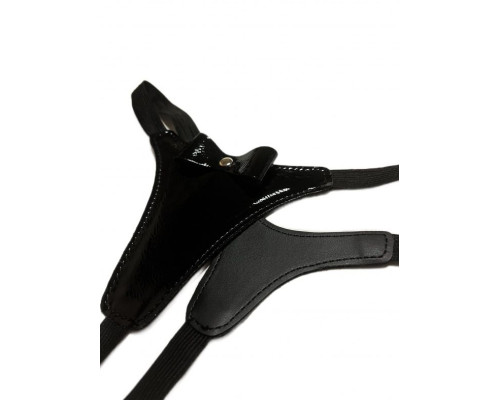 Черные лаковые трусики-стринги с бантиком