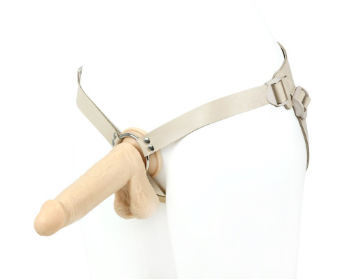 Поясной фаллоимитатор с мошонкой телесного цвета - 18 см.