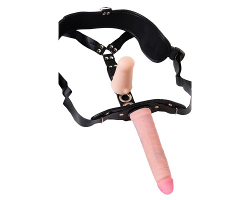 Телесный поясной страпон LESBI с вагинальной пробкой - 17 см.