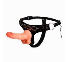 Реалистичный страпон на трусиках с заклепками - 15,7 см.